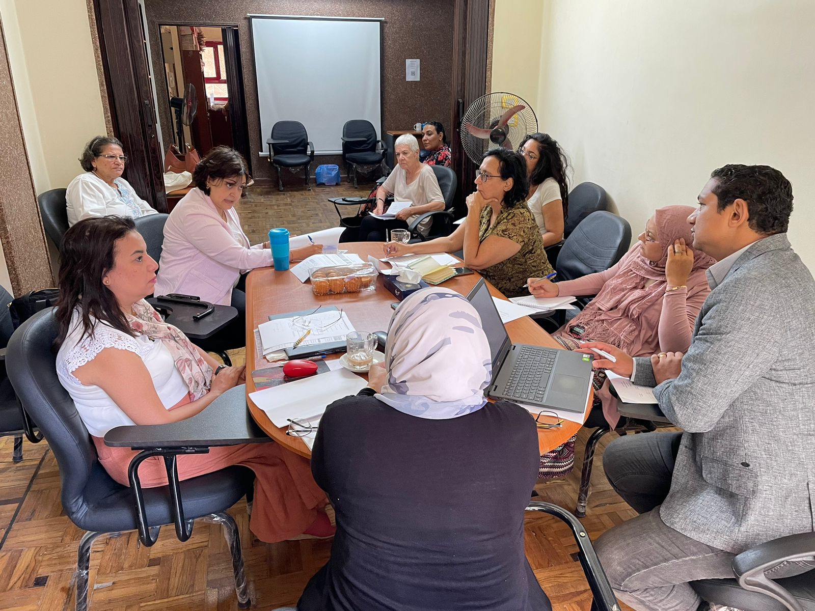 العاملات.ين في قسم المالية بالمؤسسة